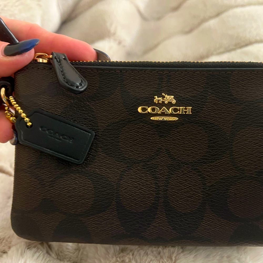 ❤️❤️❤️ COACH wristlet, small purse or wallet❤️❤️❤️